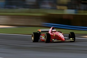 Leyu Sport下载-欧洲冠军联赛：半决赛对决分析，悬念迭起，欧洲冠军杯半决赛开打时间