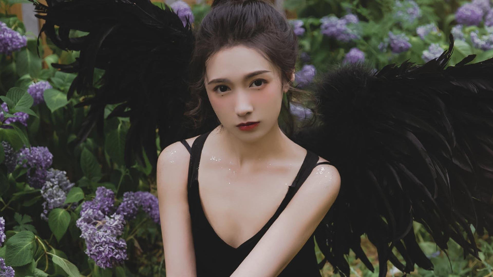 “美洲狮队走向世界舞台，成为橄榄球未来的强大力量”